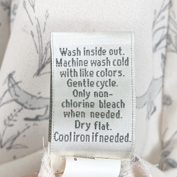 LC Lauren Conrad Fox Print Sleeveless Blouse - Picture 12 of 12